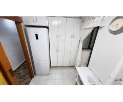 APARTAMENTO EN TERCERA PLANTA CON 2 DORMITORIOS Y 1 BAÑO SEMIREFORMADO