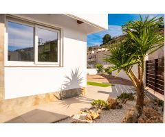 PRECIOSA GRAN VILLA CON VISTAS AL CAMPO DE GOLF “LA MARQUESA”!