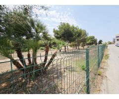 CHALET INDEPENDIENTE EN URBANIZACION CON PISCINA PROPIA Y JARDIN