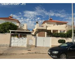 CASA ADOSADA DE 2 HAB Y 2 BAÑOS CON PISCINA COMUNITARIA EN ORIHUELA COSTA