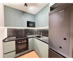 APARTAMENTO CON VISTAS AL MAR! REFORMADO EN PRIMERA LINEA! 3 DORM. 2 BAÑOS. PISCINA. 90M2.