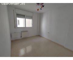 PISO DE ALQUILER EN SALOU CENTRO 4 HABITACIONES CON PARKING INCLUIDO Y PISCINA COMUNITARIA