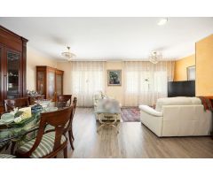Casa en Rambla Sant Juan con local de 270 m2
