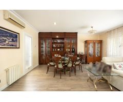 Casa en Rambla Sant Juan con local de 270 m2