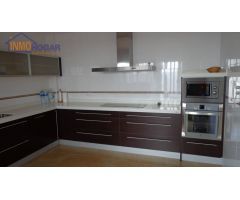 VENTA DE DUPLEX EN ROQUETAS DE MAR. ZONA INSTITUTOS..4 DOR.2 BAÑOS ,TERRAZA Y PATIO ,COCINA INDEPEN