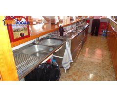¡Inicia tu negocio en la costa! Bar Restaurante listo para trabajar en Roquetas de Mar, con licencia