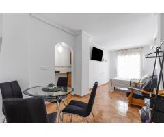 Estudio en Torrevieja con piscina comunitaria