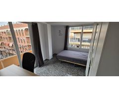 ideal para estudiantes! amplia, linda, iluminada y equipada! 1300 EUROS.