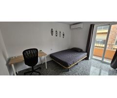 ideal para estudiantes! amplia, linda, iluminada y equipada! 1300 EUROS.