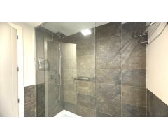 Magnífico piso frente a Diputación en venta.