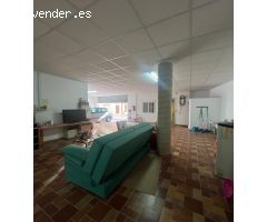 PRECIOSA VIVIENDA Y GIGANTESCO BAJO