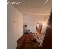 PRECIOSA VIVIENDA Y GIGANTESCO BAJO