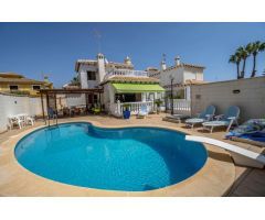 Espectacular chalet independiente con piscina de agua salada a tan solo 150mts de la playa