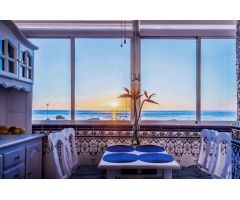 Atico elegante y con estilo único y con espectaculares vistas panorámicas a la playa de la Mata