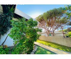 Espectacular villa unifamiliar ECO-SOSTENIBLE en Altos de la Laguna (El Portil)