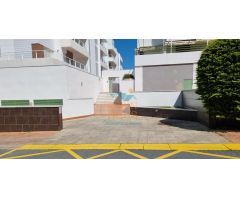 UBICACIÓN EXCELENTE  ¡Alquila tu plaza de garaje en la Urbanización Hoyo 19, Nuevo Portil!