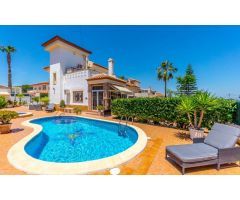 TORRESTRELLA, HERMOSO CHALET INDEPENDIENTE, 4 DORMITORIOS, PISCINA PRIVADA Y COCHERA
