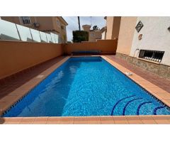 Chalet independiente en venta con sauna, gimnasio y piscina privada