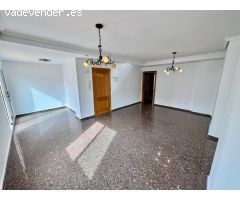 Ático dúplex con dos terrazas y piscina comunitaria en Paiporta