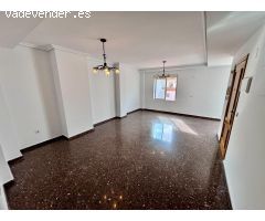 Ático dúplex con dos terrazas y piscina comunitaria en Paiporta
