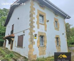 Casa Independiente de 365m2 con jardín y garaje grande en finca de 1033m2 en Areitio, Vizcaya.