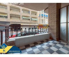 Ramon Gallud! Amplio con excelente distribución de espacios con terraza confortable (230 mts playa)