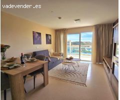 Acogedor Apartamento con vistas a la piscina en Guardamar del Segura