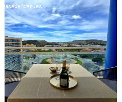 Acogedor apartamento con vistas a la piscina en Guardamar del Segura