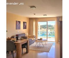 Acogedor apartamento con vistas a la piscina en Guardamar del Segura