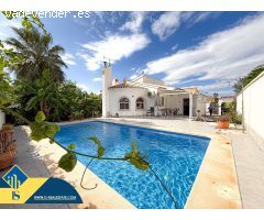 Bellísima Villa Mediterránea con 555 metros de parcela + Piscina privada