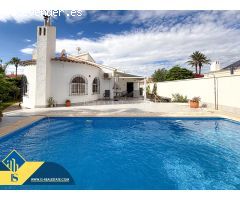 Bellísima Villa Mediterránea con 555 metros de parcela + Piscina privada