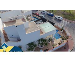 Aguas Nuevas! Fantastica Villa (año 2020) Con amplia parcela y preciosa piscina privada