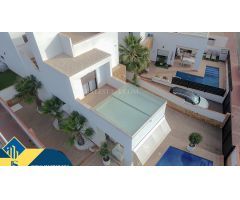 Aguas Nuevas! Fantastica Villa (año 2020) Con amplia parcela y preciosa piscina privada