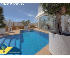 Aguas Nuevas! Fantastica Villa (año 2020) Con amplia parcela y preciosa piscina privada