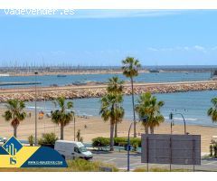 Acogedor Atico con amplia terraza y Solarium privado con increíbles vistas al mar + Garaje y Piscina