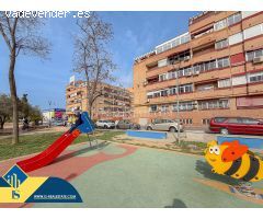 Oferta por tiempo limitado! Amplio estudio en el corazon de Torrevieja con 2 piscinas comunitarias