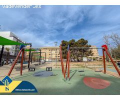 Oferta por tiempo limitado! Amplio estudio en el corazon de Torrevieja con 2 piscinas comunitarias
