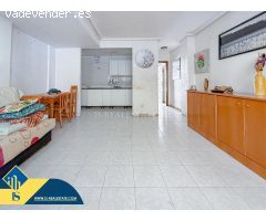 Oferta por tiempo limitado! Amplio estudio en el corazon de Torrevieja con 2 piscinas comunitarias