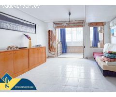 Oferta por tiempo limitado! Amplio estudio en el corazon de Torrevieja con 2 piscinas comunitarias
