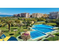 Luminoso bungalow con amplio solarium privado y espectaculares vistas al mar + Preciosa piscina