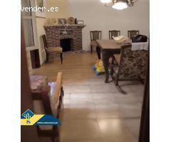 CASA EN ALMORADÍ CON GRAN PATIO!