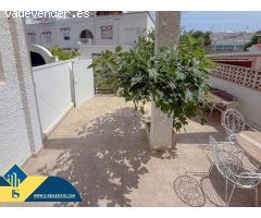Calas Blancas! Estupendo adosado semireformado con 3 piscinas comunitarias cerca del mar