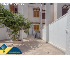 Calas Blancas! Estupendo adosado semireformado con 3 piscinas comunitarias cerca del mar
