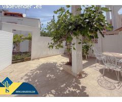Calas Blancas! Estupendo adosado semireformado con 3 piscinas comunitarias cerca del mar