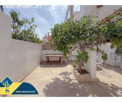 Calas Blancas! Estupendo adosado semireformado con 3 piscinas comunitarias cerca del mar