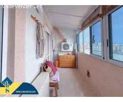 Acogedor Atico orientación sur , con vistas abiertas y al mar + Piscina comunitaria (650 mts playa)