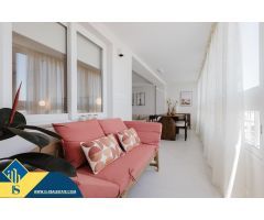 INCREÍBLE APARTAMENTO A PIE DE PLAYA, TOTALMENTE REFORMADO!