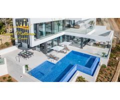 Villa de nueva construcción con sublimes vistas al mar en Puerto de Andratx