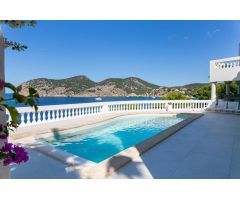 Lujosa villa con piscina y espectaculares vistas al mar en C