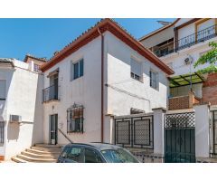 BONITA CASA EN EL BARRIO DE SAN ILDEFONSO JUNTO CERVEZAS ALHAMBRA